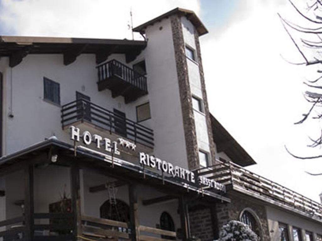 Hotel Ristorante Sassi Rossi Taceno Luaran gambar