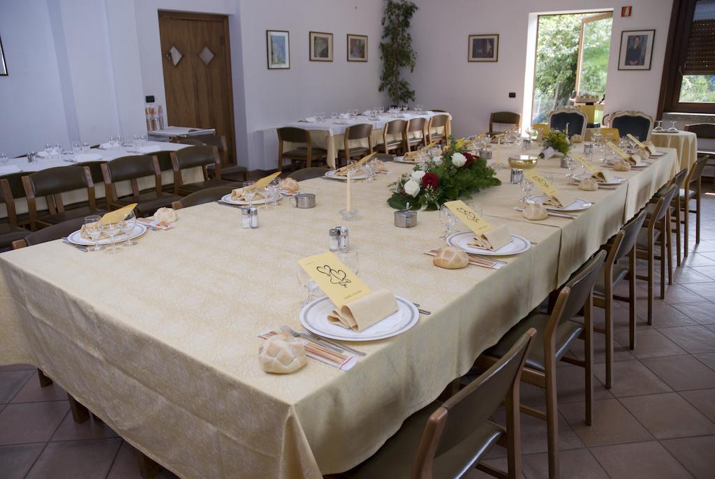 Hotel Ristorante Sassi Rossi Taceno Luaran gambar