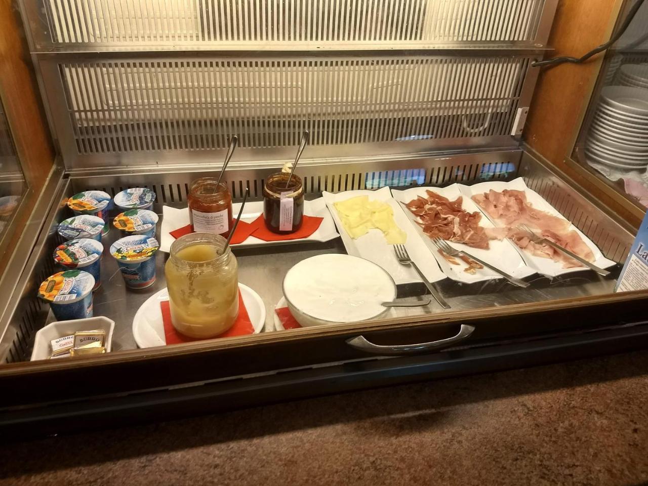 Hotel Ristorante Sassi Rossi Taceno Luaran gambar