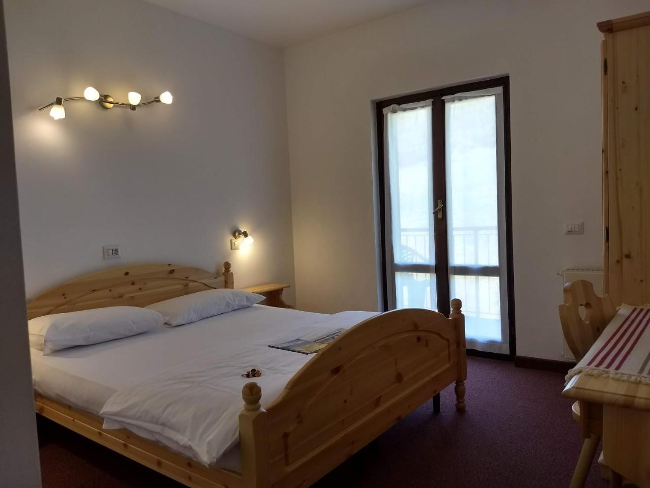 Hotel Ristorante Sassi Rossi Taceno Luaran gambar